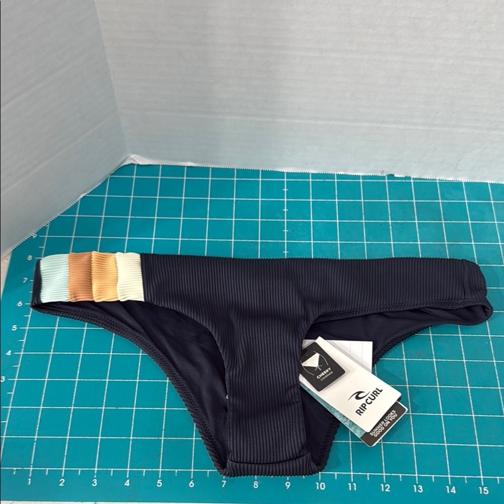 Nwt Rip Curl Block Party Spliced Cheeky Bikini Bo… - image 1